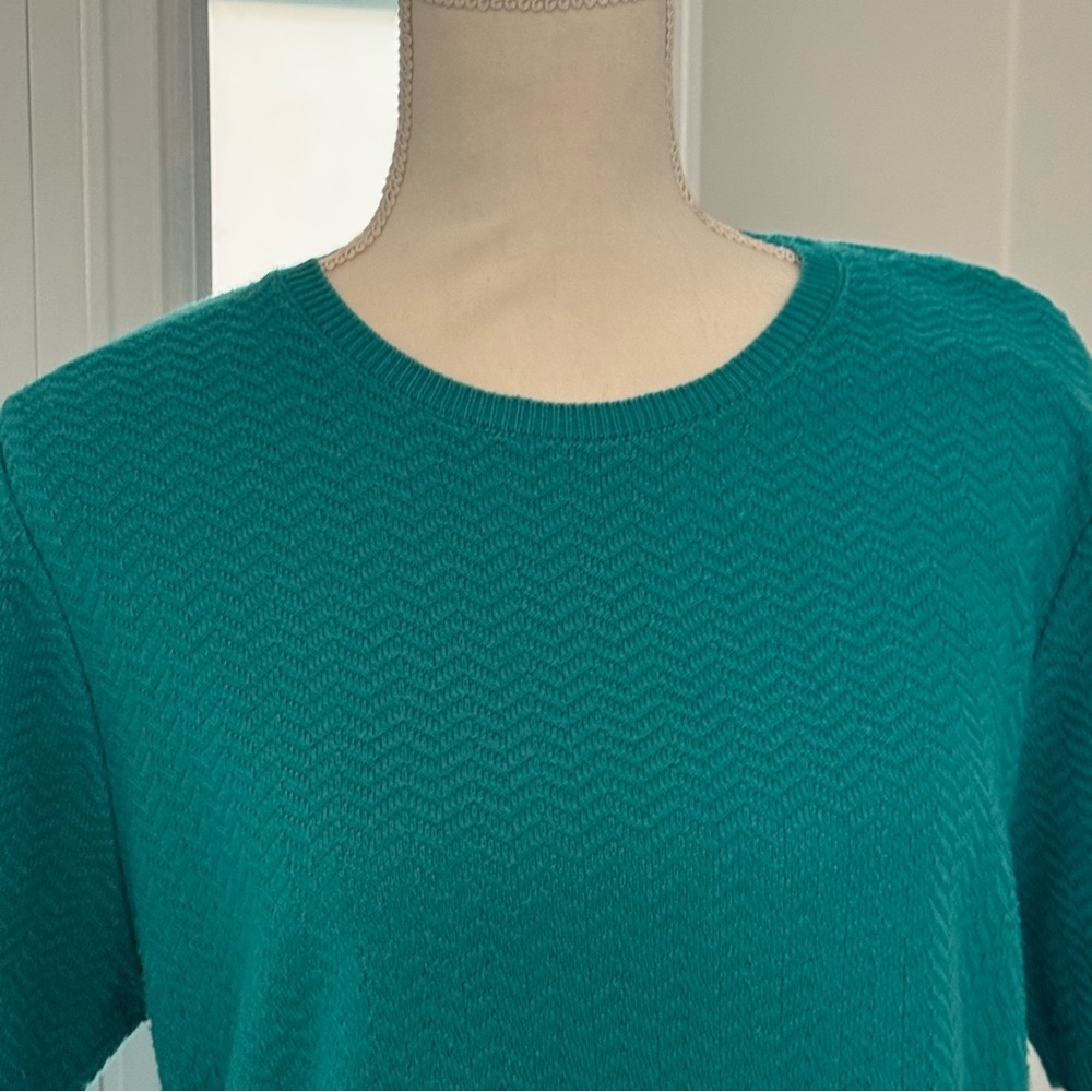 ✨ Pop of Color, Everyday Chic ✨
Alfred Dunner Teal Blouse – Size Medium - Picture 2 of 8